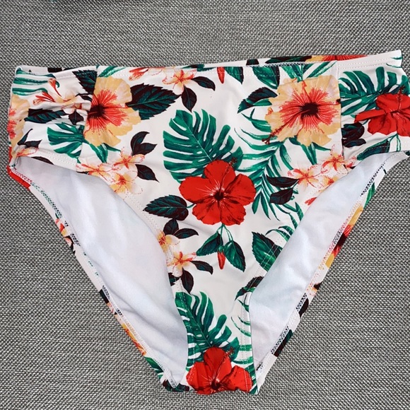Cabana Del Sol floral ruffle two piece bikini set size Small - Picture 3 of 7
